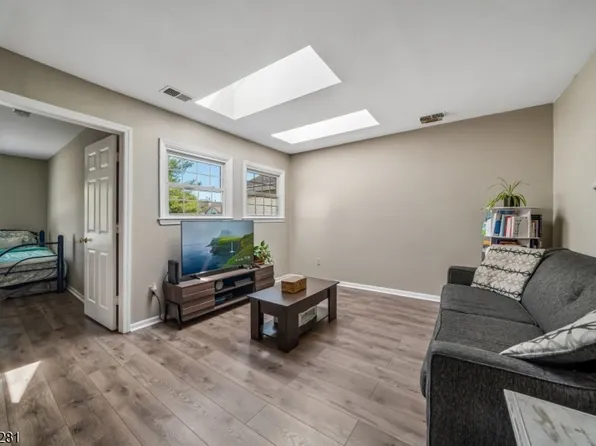 101 Jamestown Rd Ondo, Bernards Twp., NJ 07920