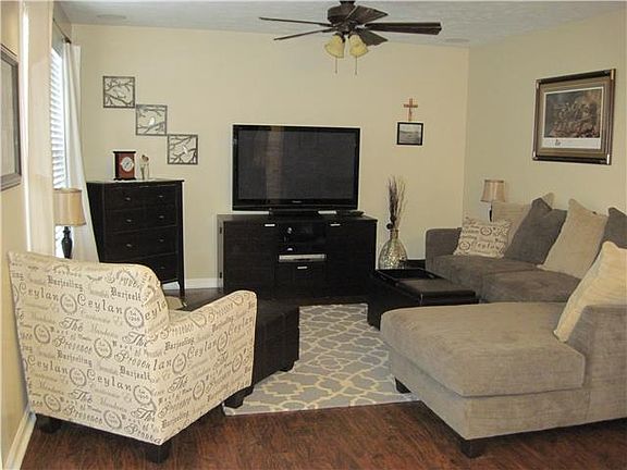 2nd image of 1528 Apache Way