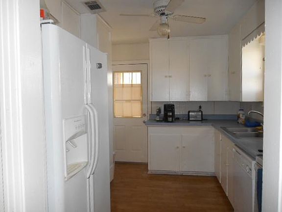 5th image of 2326 Juniper St
