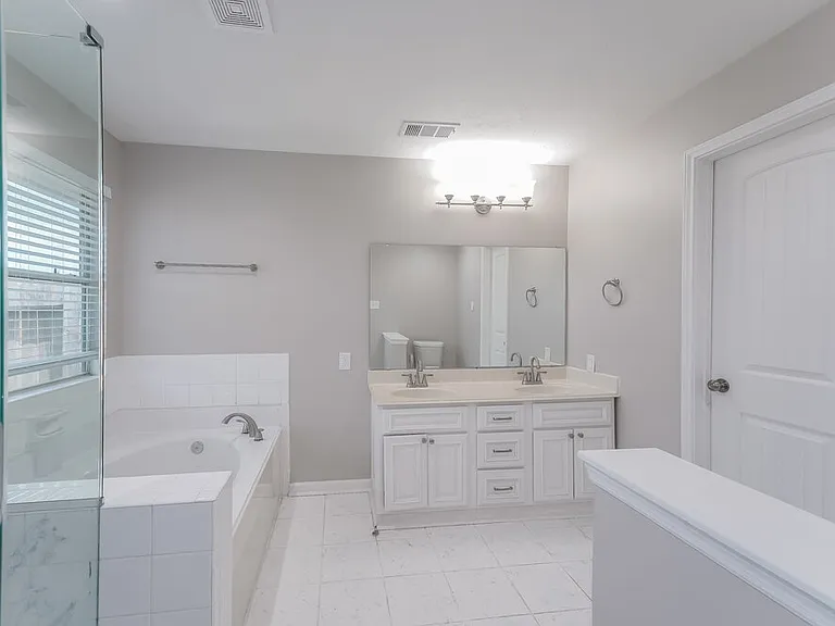 18006 Oakmoss Hill Ct — Photo 10