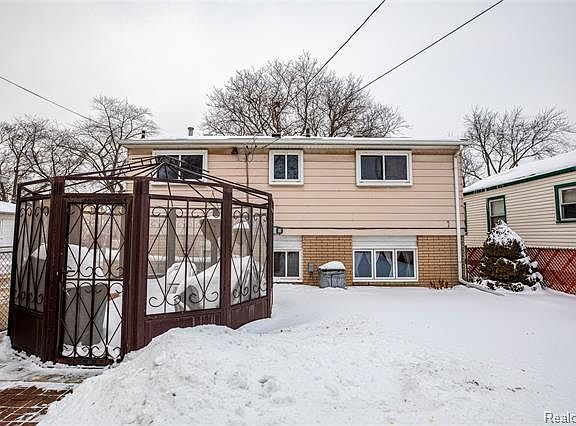 4th image of 1233 Ferris Ave