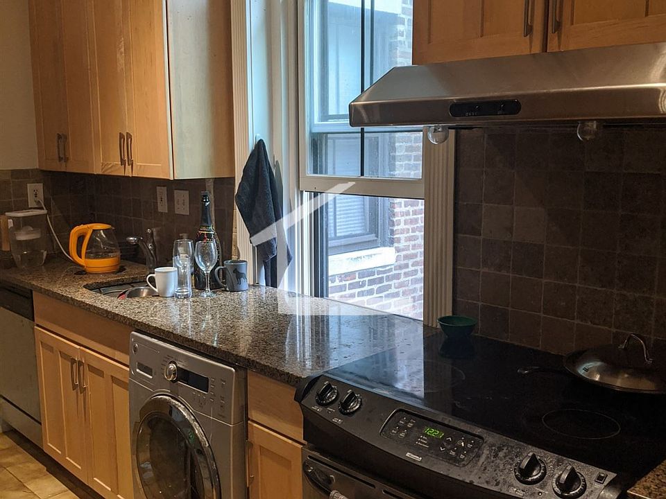 66 Marshall St. #6 Brookline (Coolidge Corner) Unit Photo