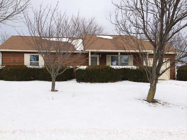 1st image of 22 Lakewood Dr