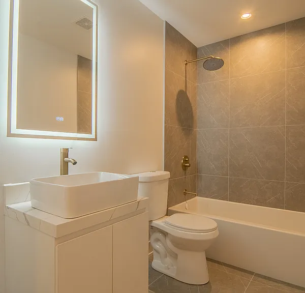 2046 W Washington Blvd #3 — Photo 10
