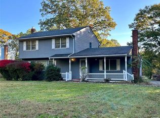 35 Gray Ave, Medford, NY 11763