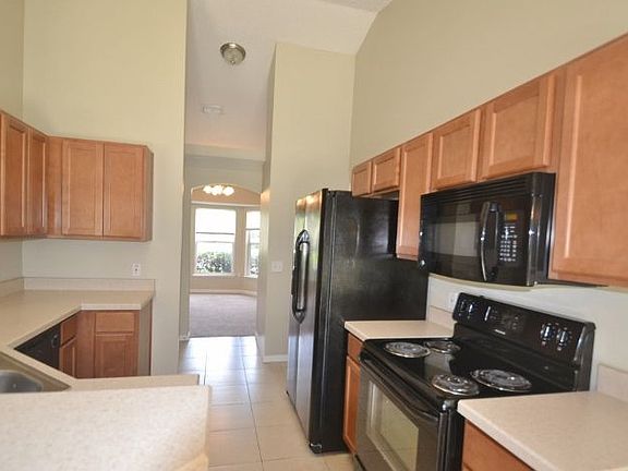 2nd image of 2762 Beckwith St