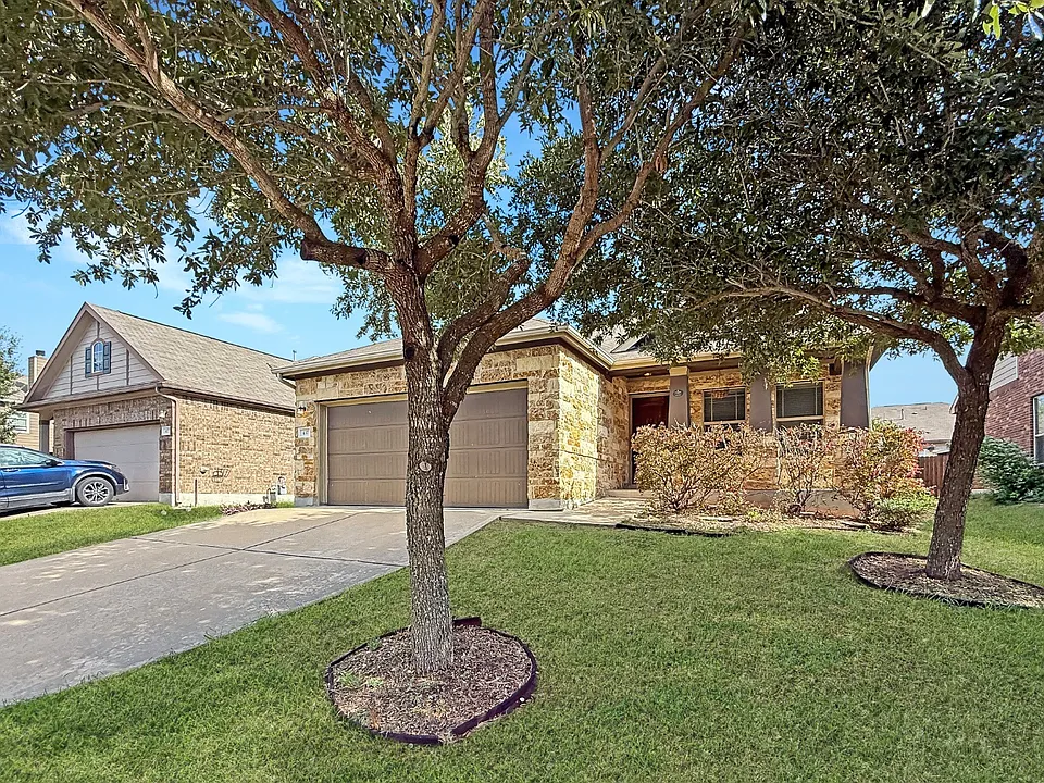 437 Travertine Trl
