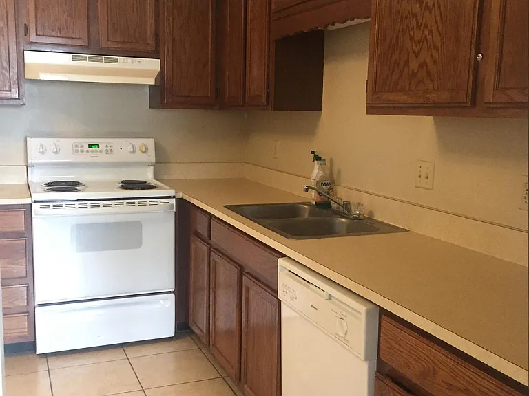 1203 W Hobbs St #B — Photo 3