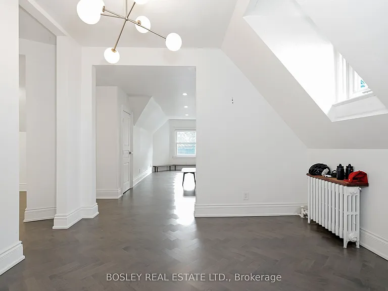 178 High Park Ave #UPPER — Photo 12