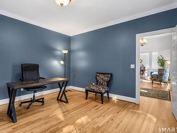 5th image of 25 Hanover Fields Road