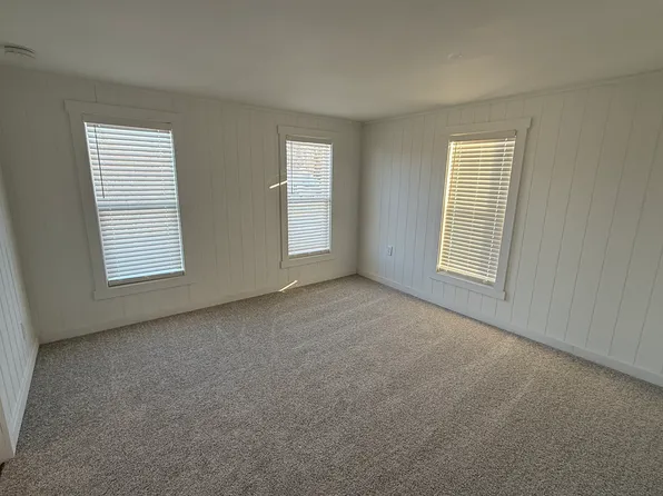 89 S Main #2, Cedar Springs, MI 49319