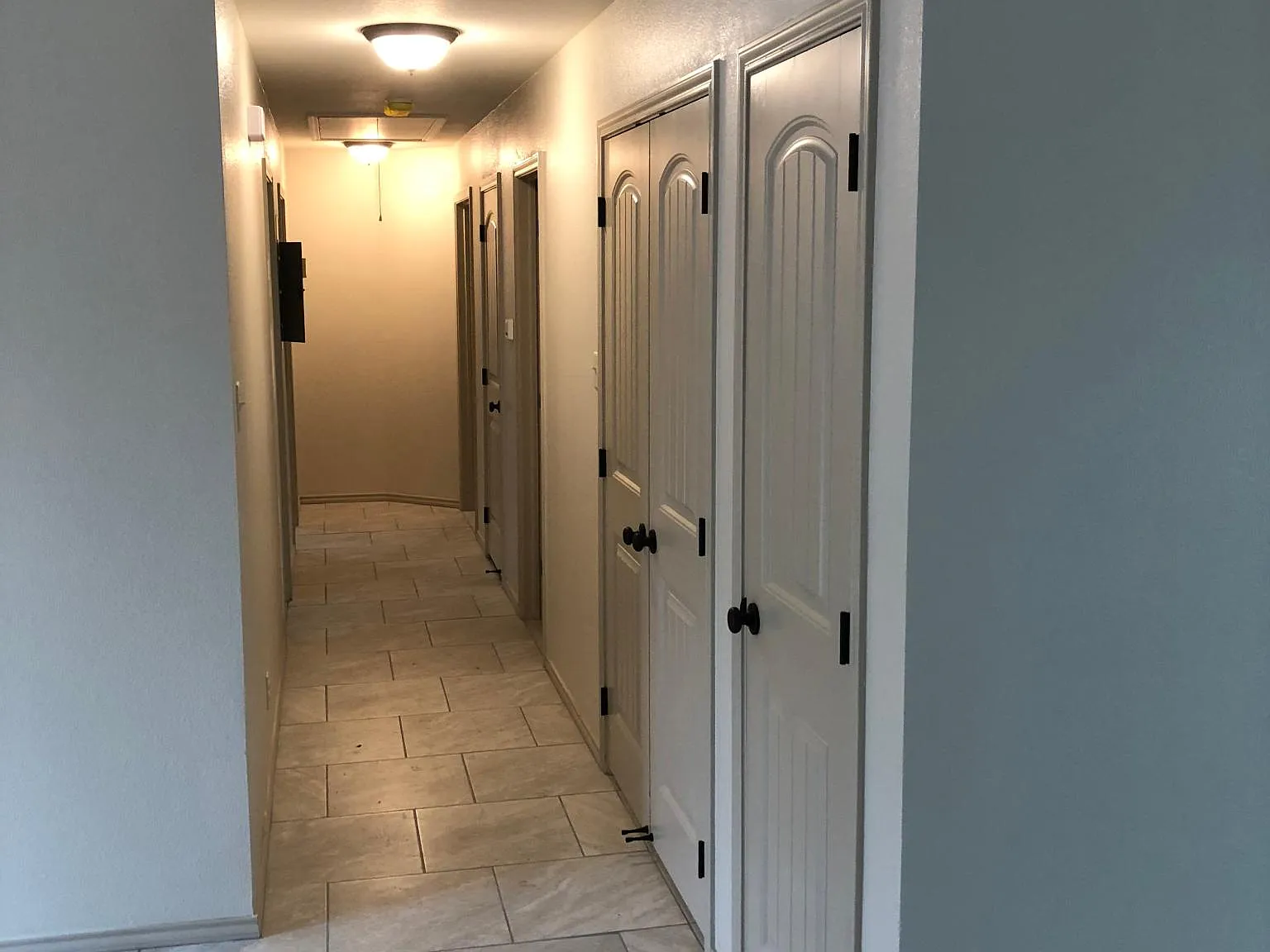 3 bed, 1100 sqft, $1,800 — Photo 2