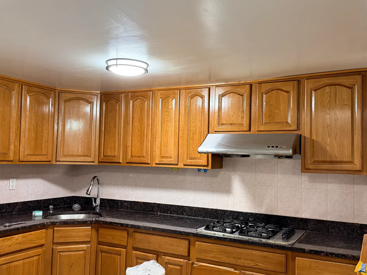 2 bed, 800 sqft, $2,500 — Photo 1