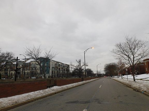 4th image of 17007 Van Aken Blvd