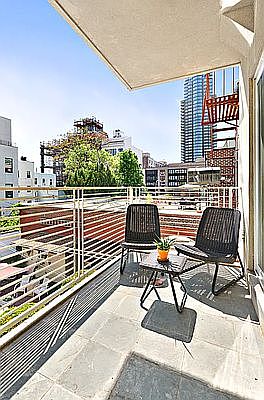 3rd image of 72 Huron St #3B