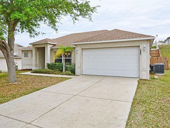 2nd image of 814 Breezy Lake Way