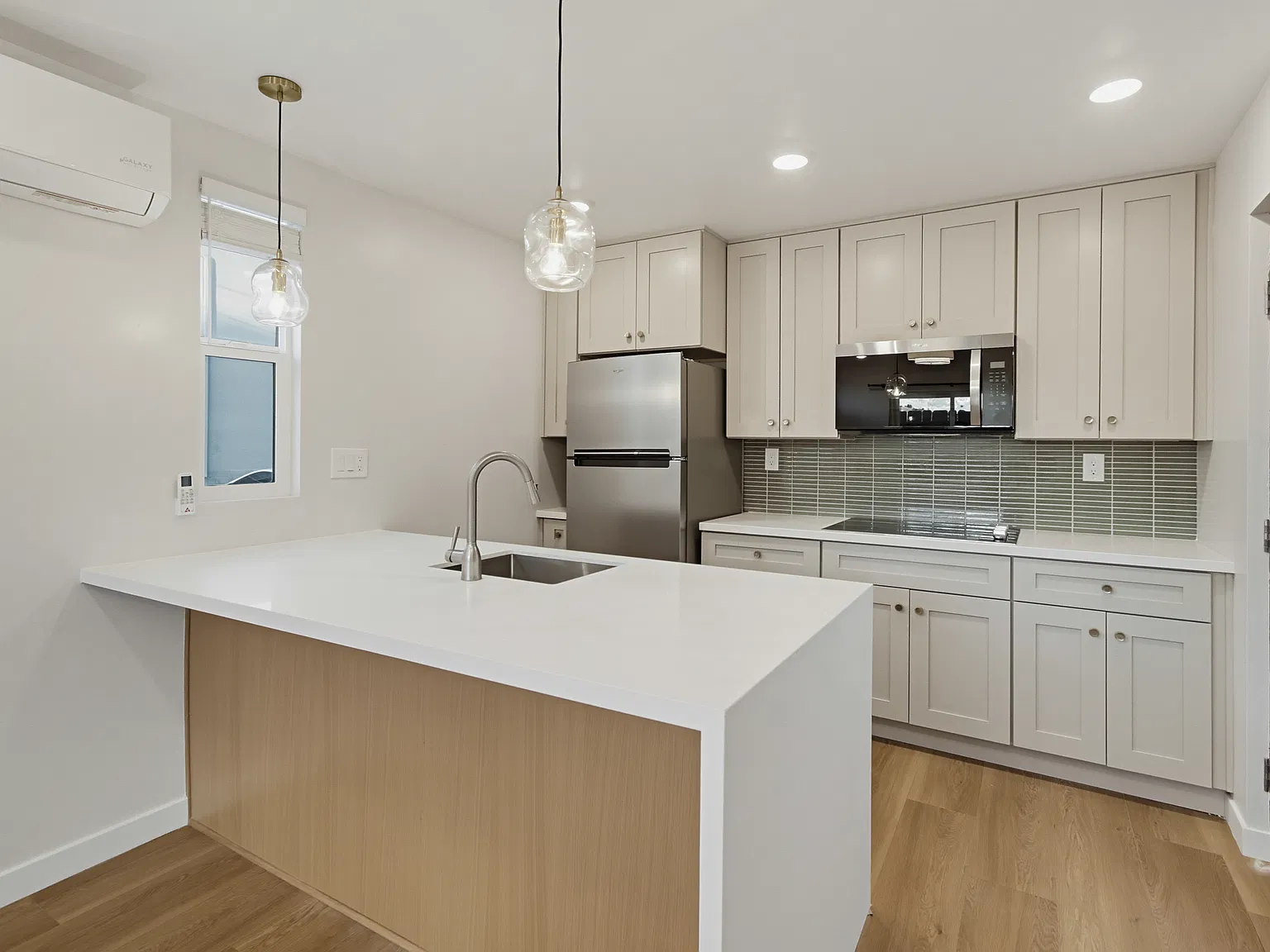 4894-4898 Doliva Dr — Photo 2