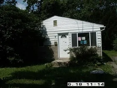 673 Dexter Ave photo 1