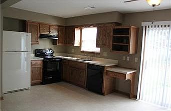 3rd image of 527 NE 6th St