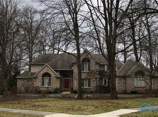 8805 Oak Valley Rd, Holland, OH 43528