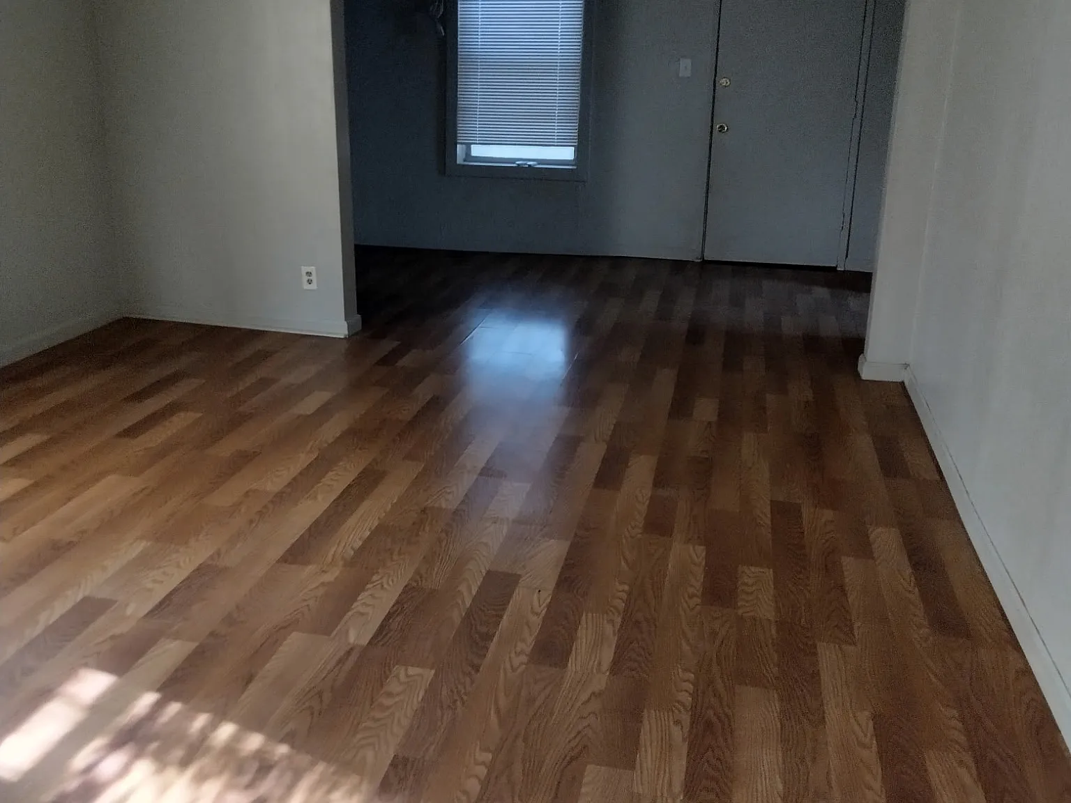 3 bed, 1.5 bath, 1056 sqft, $1,800 — Photo 2
