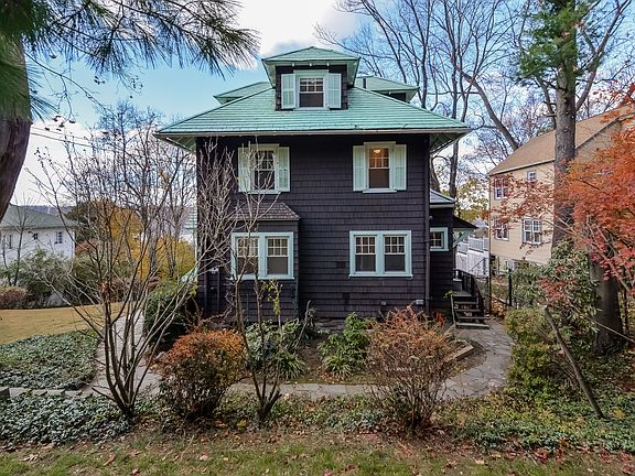 2nd image of 63 Buena Vista Dr