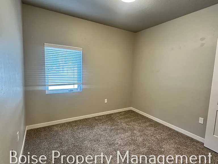 1821 S Vista Ave #303 — Photo 8