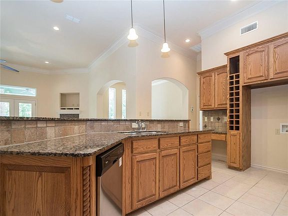 4th image of 6715 Westover Dr