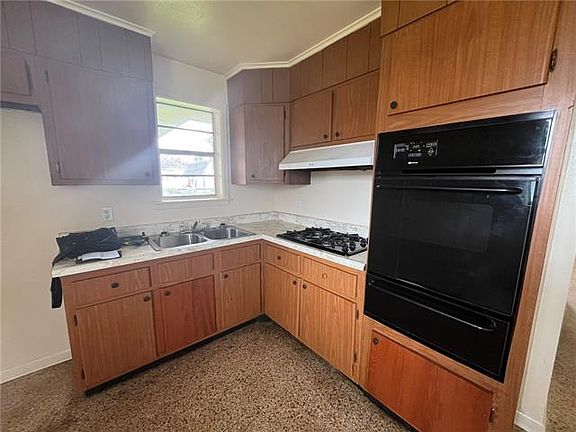 3rd image of 1342 Central Ave