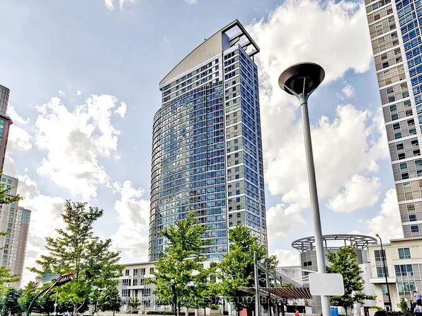 36 Lee Centre Dr #1801, Toronto, ON M1H 3K2