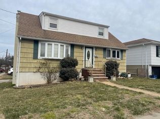 376 Centre Ave, Secaucus, NJ 07094