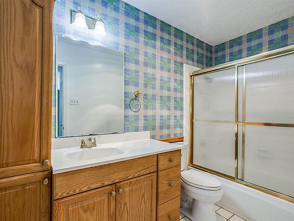 3rd image of 1817 Linda Ln