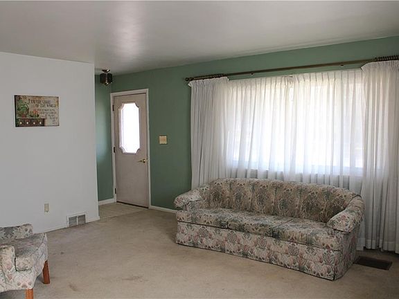 5th image of 1130 Carmont Dr