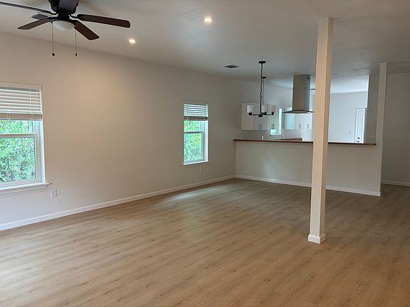 3rd image of 426 Sims Ave