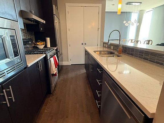 5th image of 610 E Market St Unit 2619