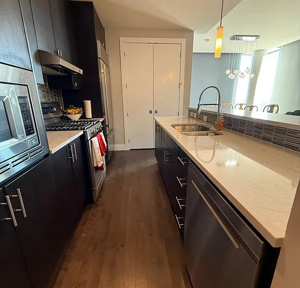 610 E Market St #2619 — Photo 5