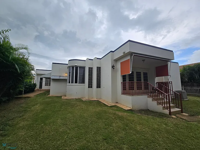 1 Urb Villas De Palma Oval — Photo 22