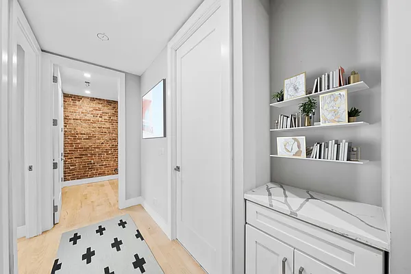 Rented by Vector New York, LLC | media 28