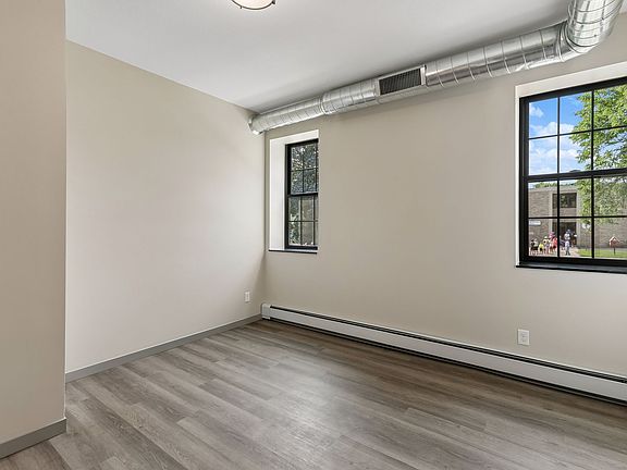 5th image of 321 6th St E Unit 3