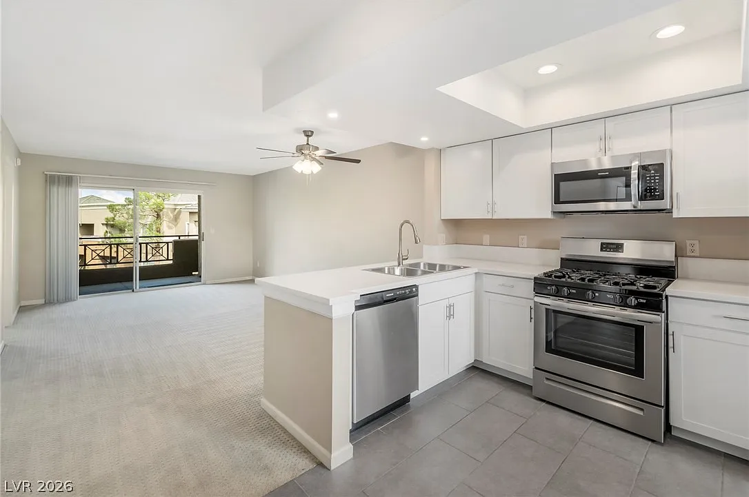 2 bed, 1.0 bath, 836 sqft, $1,295 — Photo 3