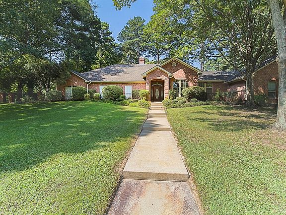 3rd image of 4109 Oak Creek Dr