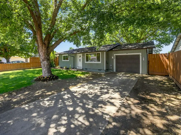 3059 Glengrove Ave, Medford, OR 97501