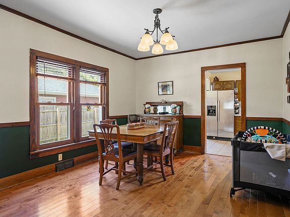 5th image of 135 Johnson St