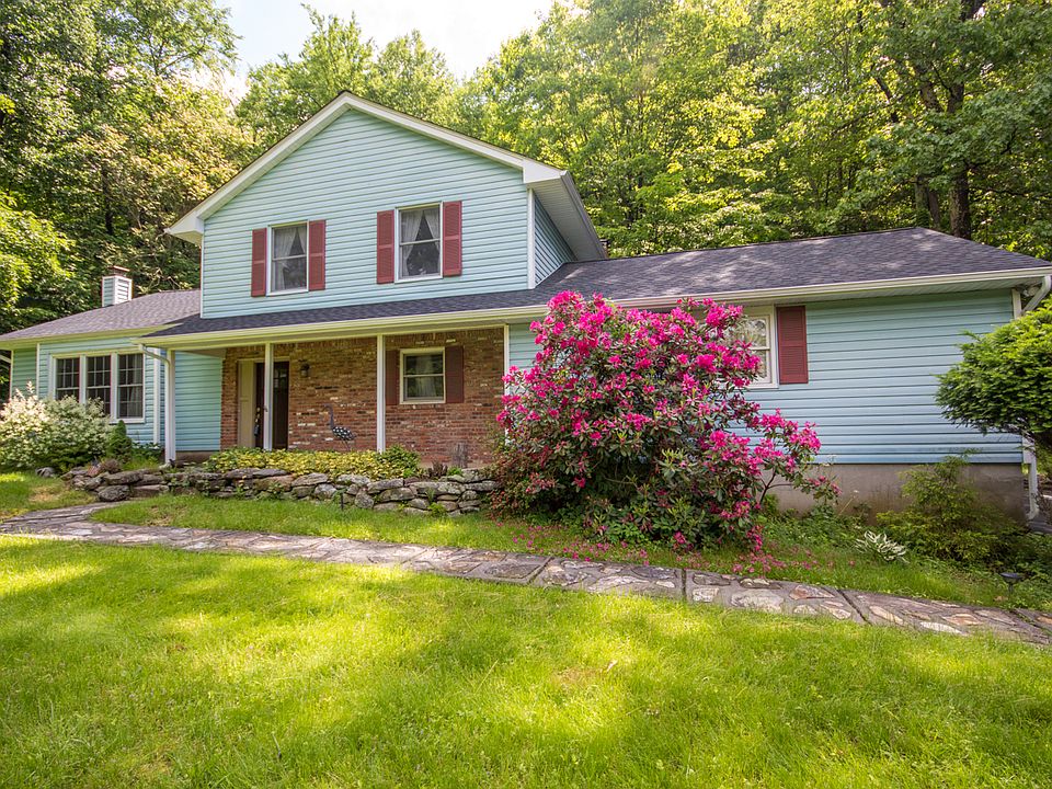 1st image of 12 Silver Fox Ln