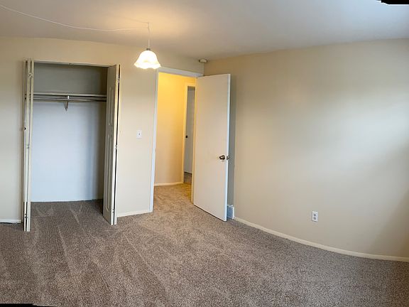 5th image of 647 Sunflower Dr