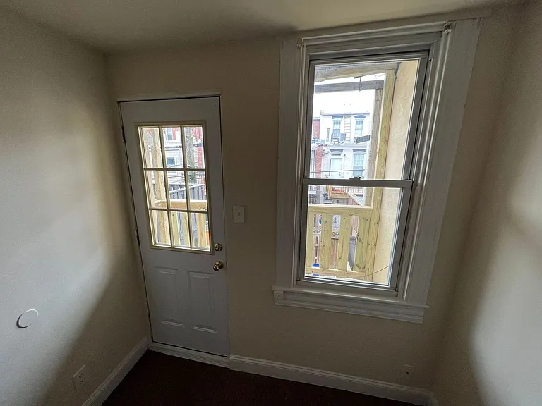 102 S Curley St — Photo 11