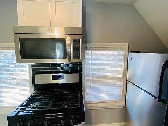 5th image of 506 Ferry St #9699892