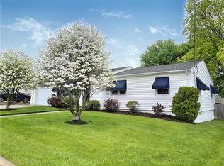 34 Melton St, Cranston, RI 02920