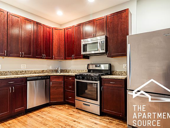 5th image of 2509 W Diversey Ave #1
