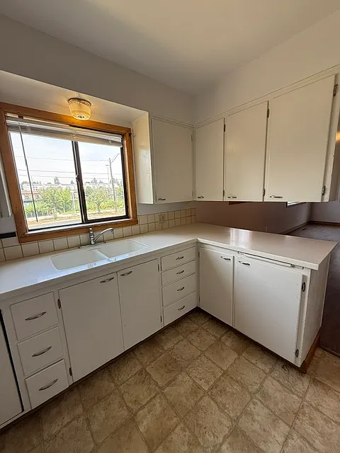 3 bed, 1135 sqft, $1,575 — Photo 2